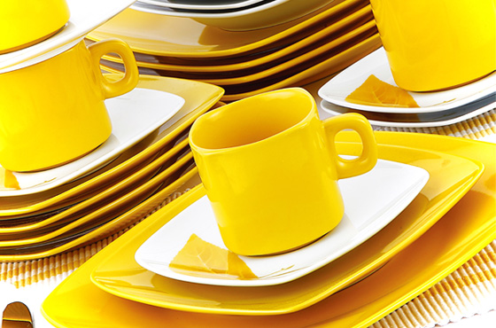 Наборы столовой посуды для взрослых и детей